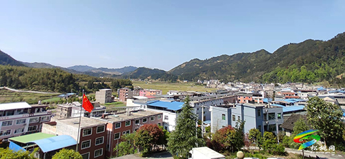 龍群躍到平頭鎮(zhèn)、大坪場鎮(zhèn)調(diào)研指導(dǎo)工作