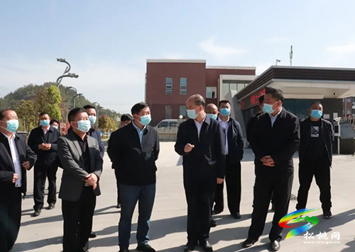 市人大常委會(huì)來松桃調(diào)研新型工業(yè)化推進(jìn)情況及召開“一法一條例”執(zhí)法檢查座談會(huì)