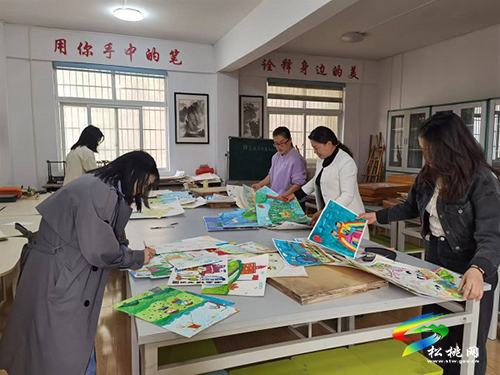 童心溢彩繽紛校園  繪我夢(mèng)想墨彩飛揚(yáng)——盤信鎮(zhèn)民族完小舉行“我的成長樂園”主題繪畫比賽活動(dòng)