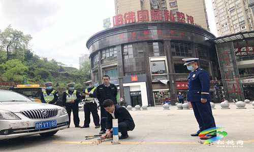 松桃消防聯(lián)合交警開展“打非治違”專項整治行動