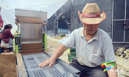 松桃：機(jī)械化育秧忙　助力水稻播種“加速度”