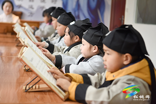 松桃：全民閱讀書香濃