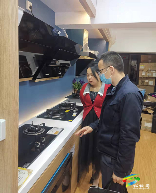 松桃市場(chǎng)監(jiān)管局開(kāi)展家用燃?xì)馄骶叽笈挪閷?zhuān)項(xiàng)行動(dòng)