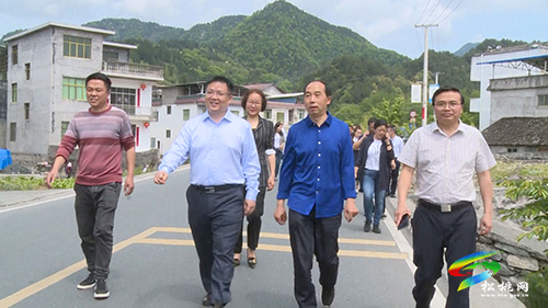 市人大常委會調研組到松桃開展鄉(xiāng)村振興服務及走訪調研