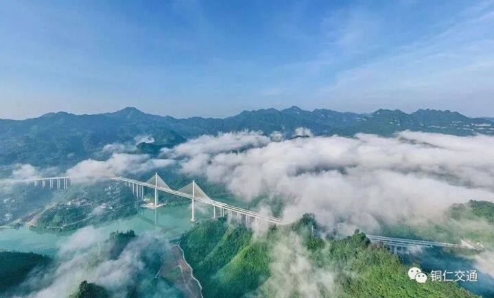 最美風(fēng)景在路上！沿著“醉美高速”去旅行
