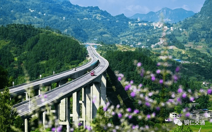 最美風(fēng)景在路上！沿著“醉美高速”去旅行