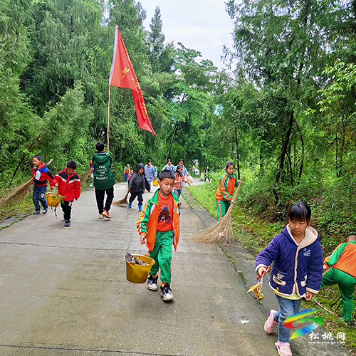 ​【新時(shí)代文明實(shí)踐】大坪場(chǎng)鎮(zhèn)開展“小手拉大手”志愿服務(wù)活動(dòng)