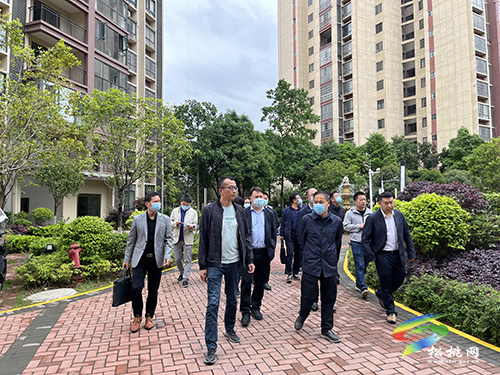 熊光奎率市人大立法調(diào)研組來松桃開展《銅仁市住宅物業(yè)管理條例》立法調(diào)研