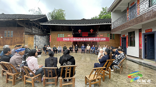 黨代表宣講在一線黨代會(huì)精神入民心