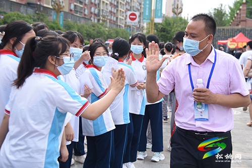 松桃5240名學(xué)子走進(jìn)高考考場
