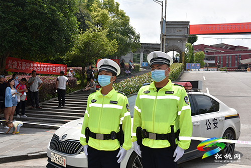 松桃：助力高考，志愿者全天候為考生服務(wù)