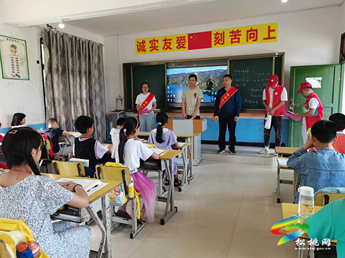 普覺鎮(zhèn)聯(lián)合開展安全生產(chǎn)月宣傳教育活動