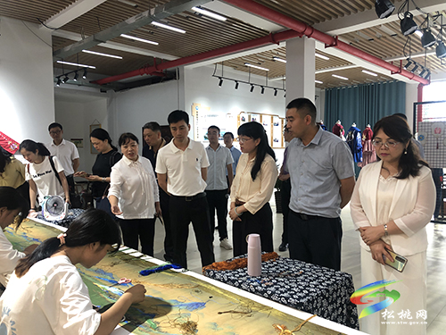 東莞市虎門(mén)鎮(zhèn)考察團(tuán)到松桃開(kāi)展東西部協(xié)作調(diào)研