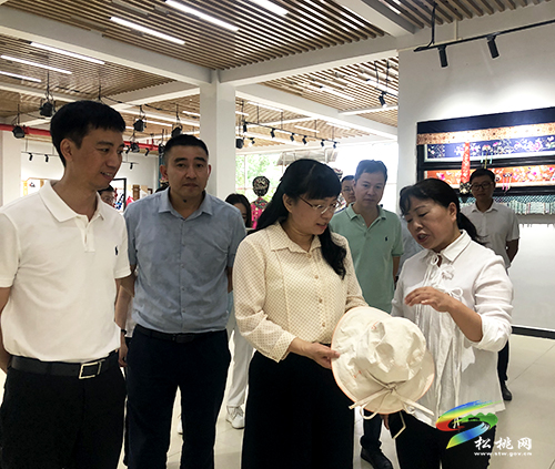 東莞市虎門(mén)鎮(zhèn)考察團(tuán)到松桃開(kāi)展東西部協(xié)作調(diào)研