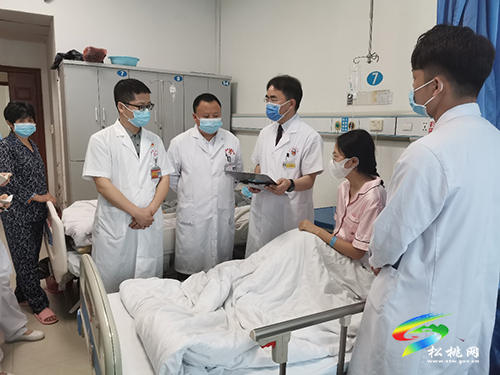 “關(guān)愛女性健康中國行”活動走進(jìn)松桃