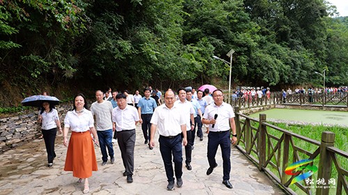 全市統(tǒng)一戰(zhàn)線“同心興銅+聚力發(fā)展”工程推進會在松桃召開