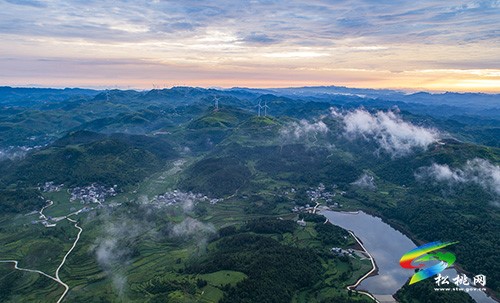 松桃：夏日山村美景如畫(huà)
