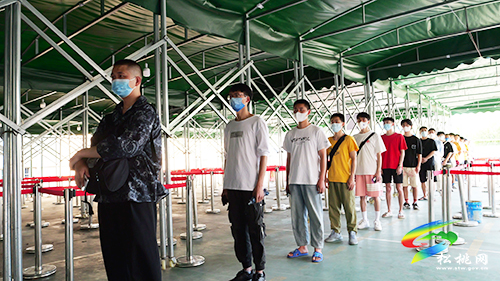 逐夢(mèng)軍旅！松桃第一批應(yīng)征青年參加征兵體檢