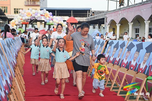 感恩遇見 未來可期——長興陽光寶貝幼兒園舉行2022屆畢業(yè)晚會