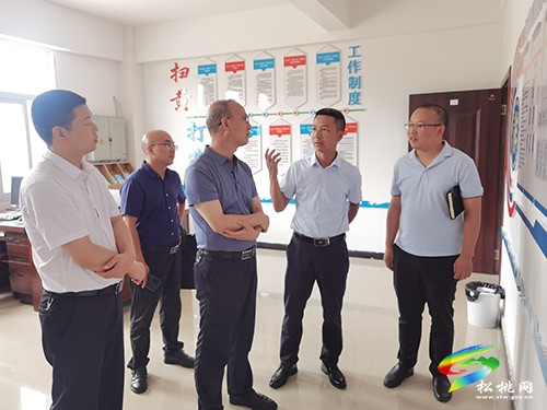 市委宣傳部到松桃調(diào)研“掃黃打非”進基層示范點創(chuàng)建工作