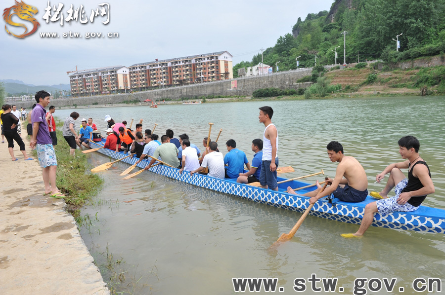 54支隊(duì)積極備戰(zhàn)2014端午龍舟賽