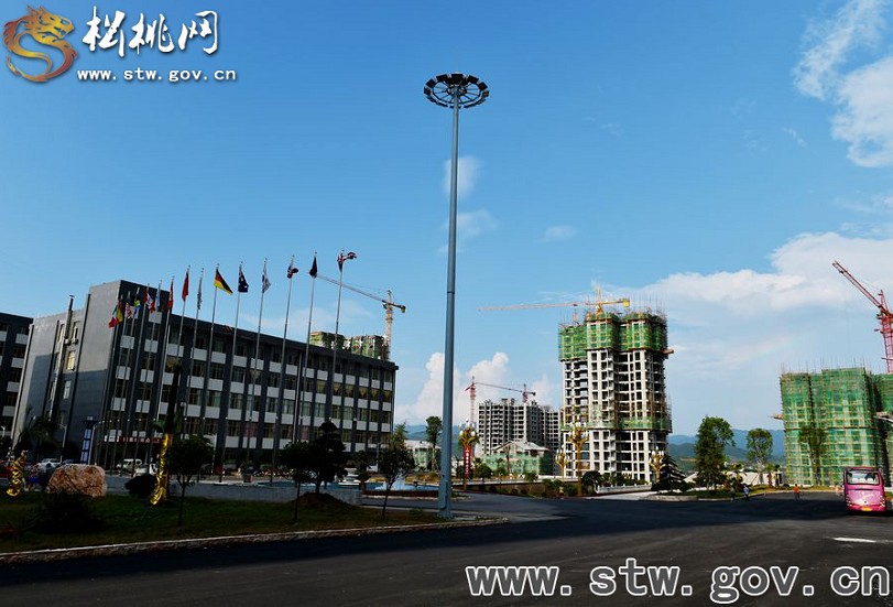 走看苗鄉(xiāng)新變化—七月建設(shè)巡禮