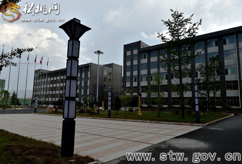 走看苗鄉(xiāng)新變化—七月建設(shè)巡禮