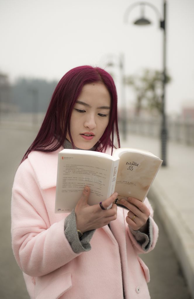 素顏淺笑的嫻靜時(shí)光