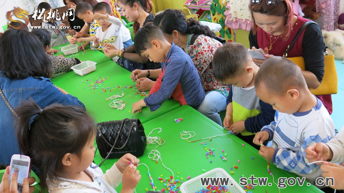 松桃實(shí)驗(yàn)幼兒園開展感恩母親活動(dòng)