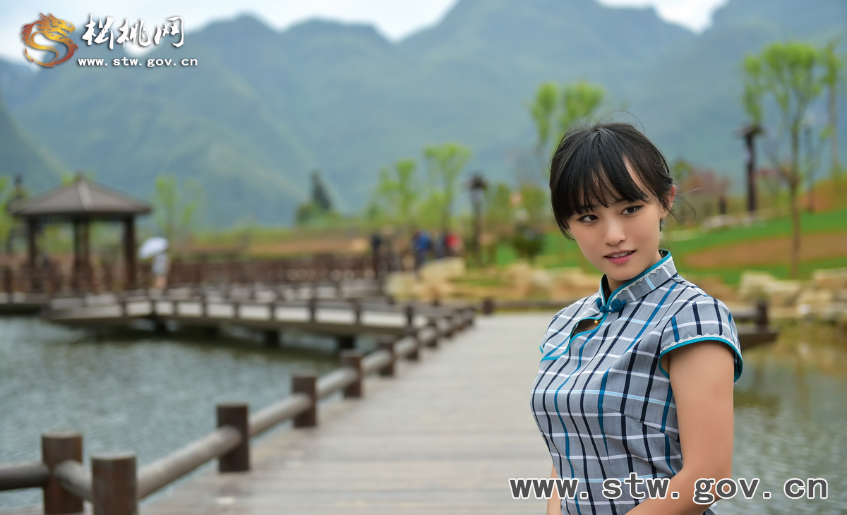 古典、優(yōu)雅、成熟而知性的旗袍風(fēng)韻！