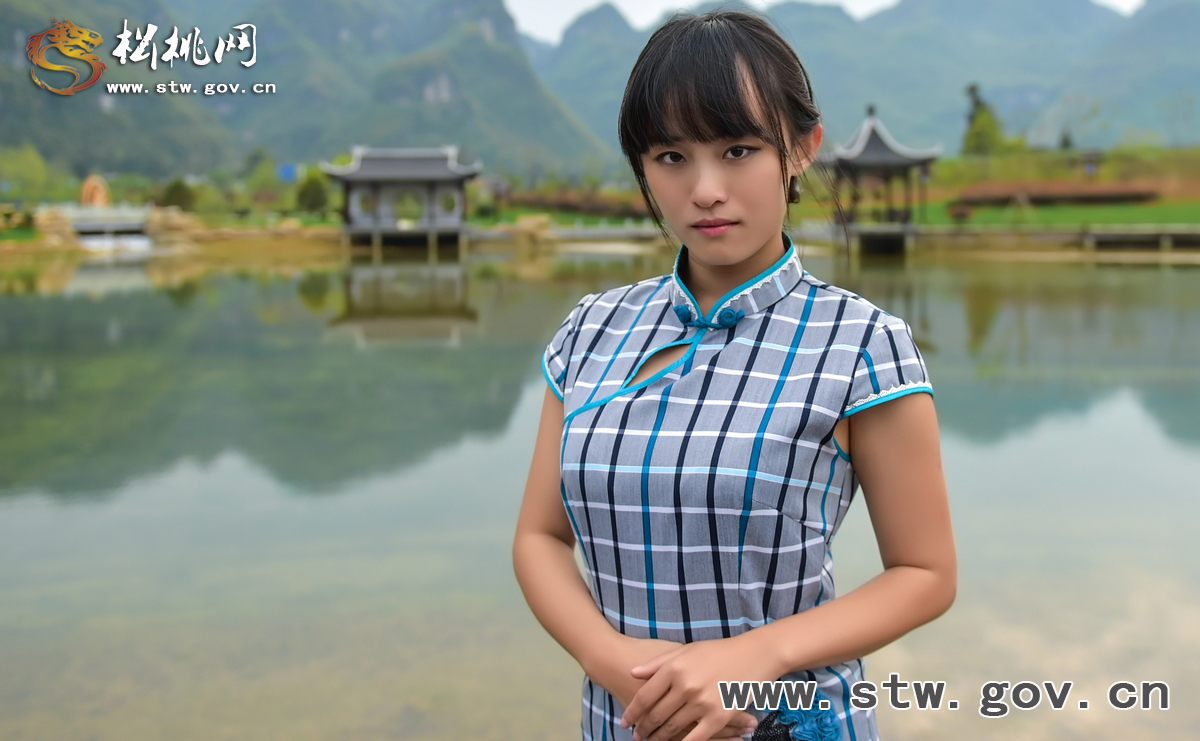 古典、優(yōu)雅、成熟而知性的旗袍風(fēng)韻！