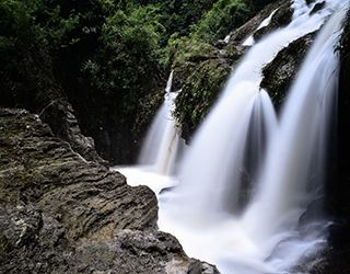 “松桃八景”之響水泉飛