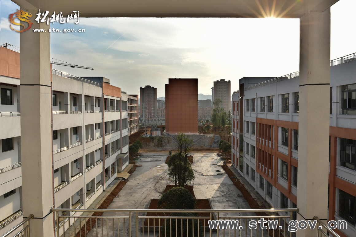 開足馬力：松桃加快第六中學項目建設(shè)