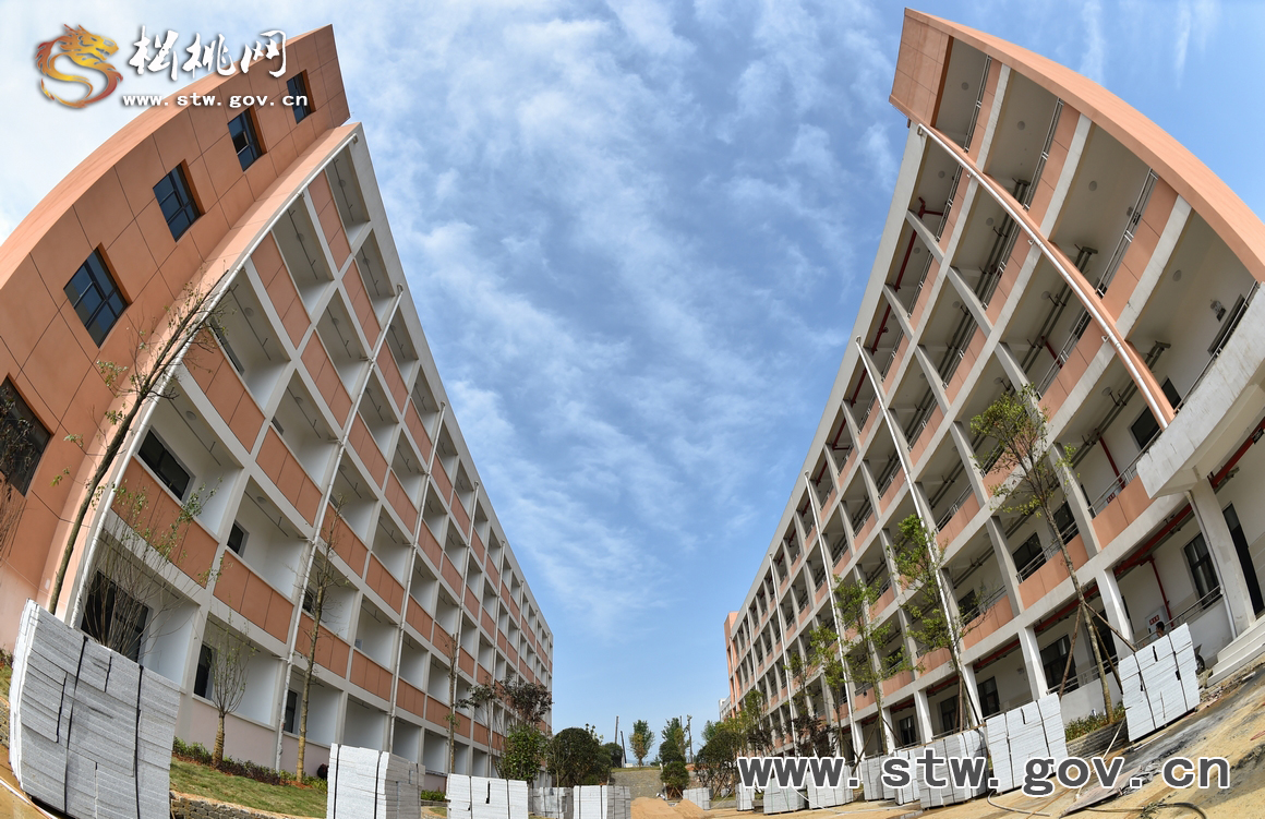 開足馬力：松桃加快第六中學(xué)項(xiàng)目建設(shè)