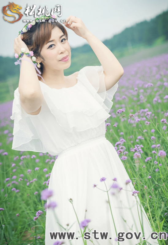 花季 相約看“?！比? onload=