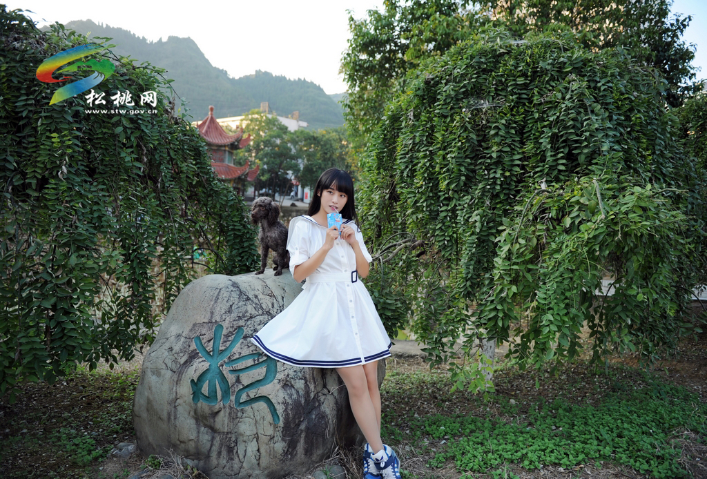 深秋，飄過(guò)校園的芬芳