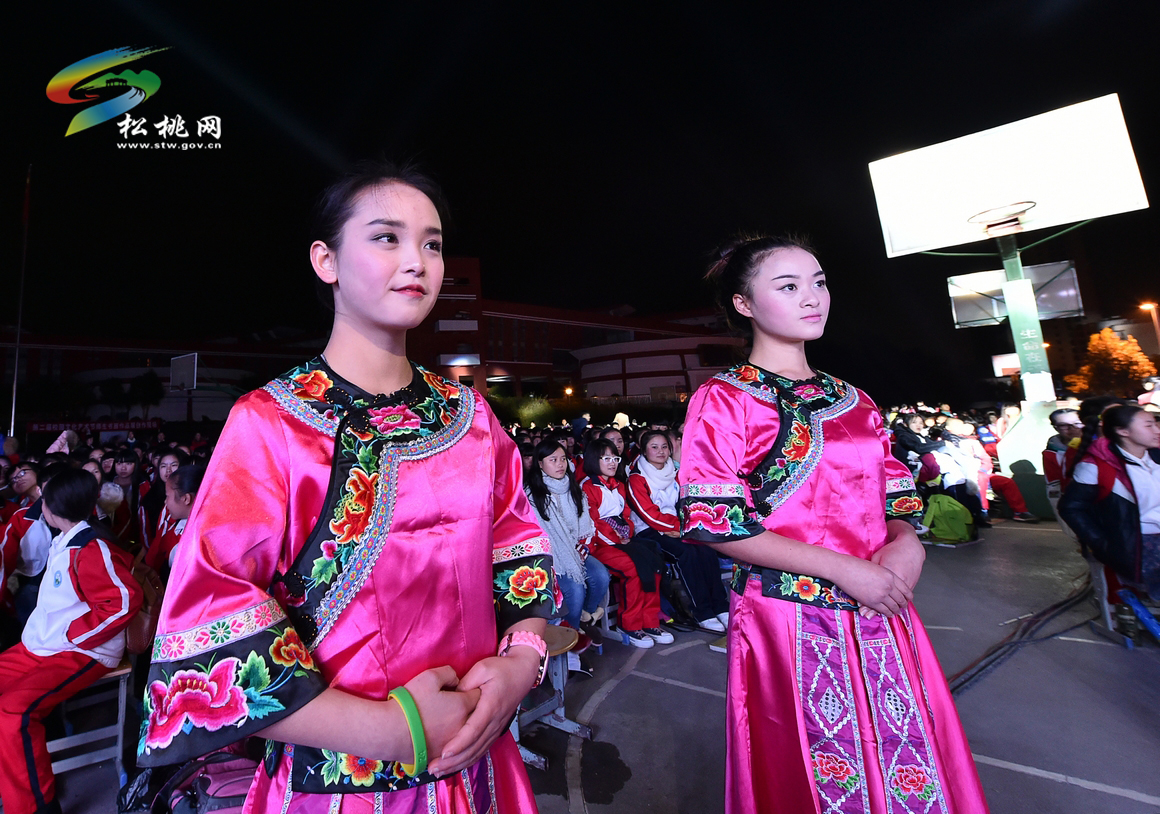 松桃第三高級中學(xué)校園文化藝術(shù)節(jié)展演拉開活動(dòng)帷幕