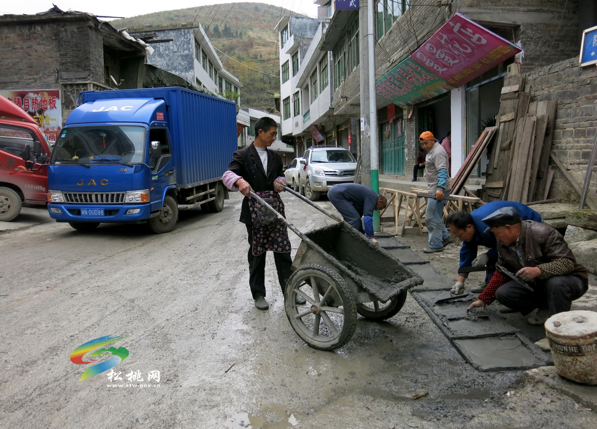 松桃加緊實(shí)施008鄉(xiāng)道油路大中修工程