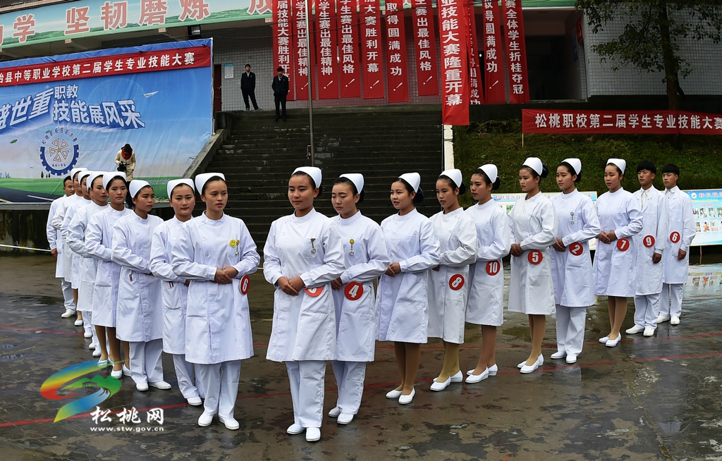 松桃職校=學(xué)生展才藝