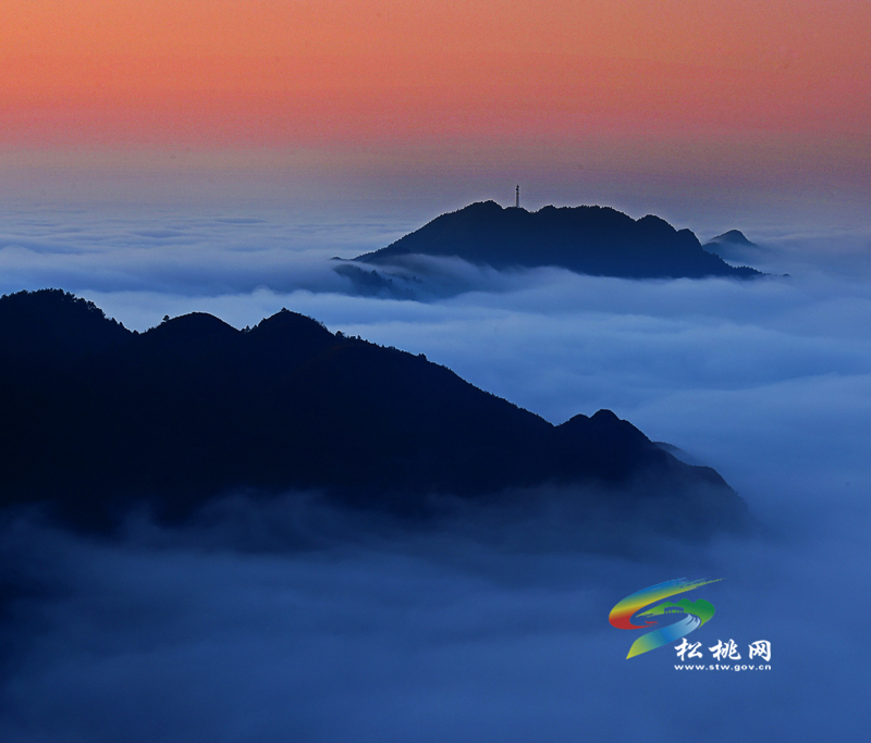 松桃八景之“屏山煙靄”
