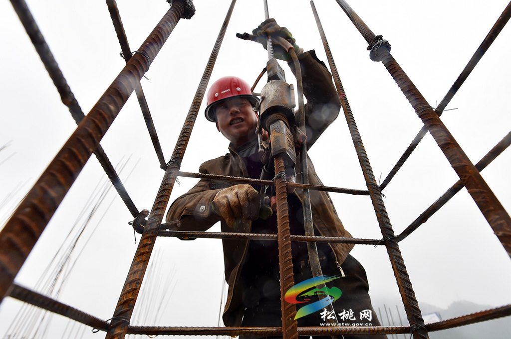 他們是風(fēng)雨無阻的松桃建設(shè)者！
