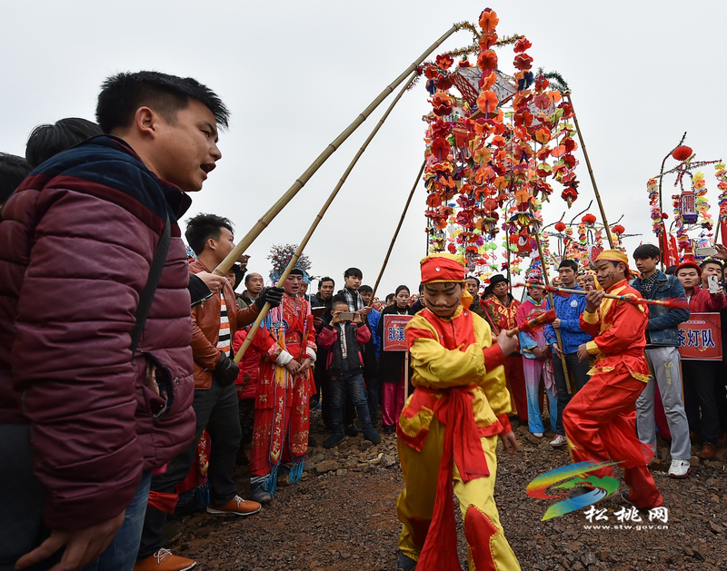 大路鄉(xiāng)后硐村舉辦首屆新春茶燈會