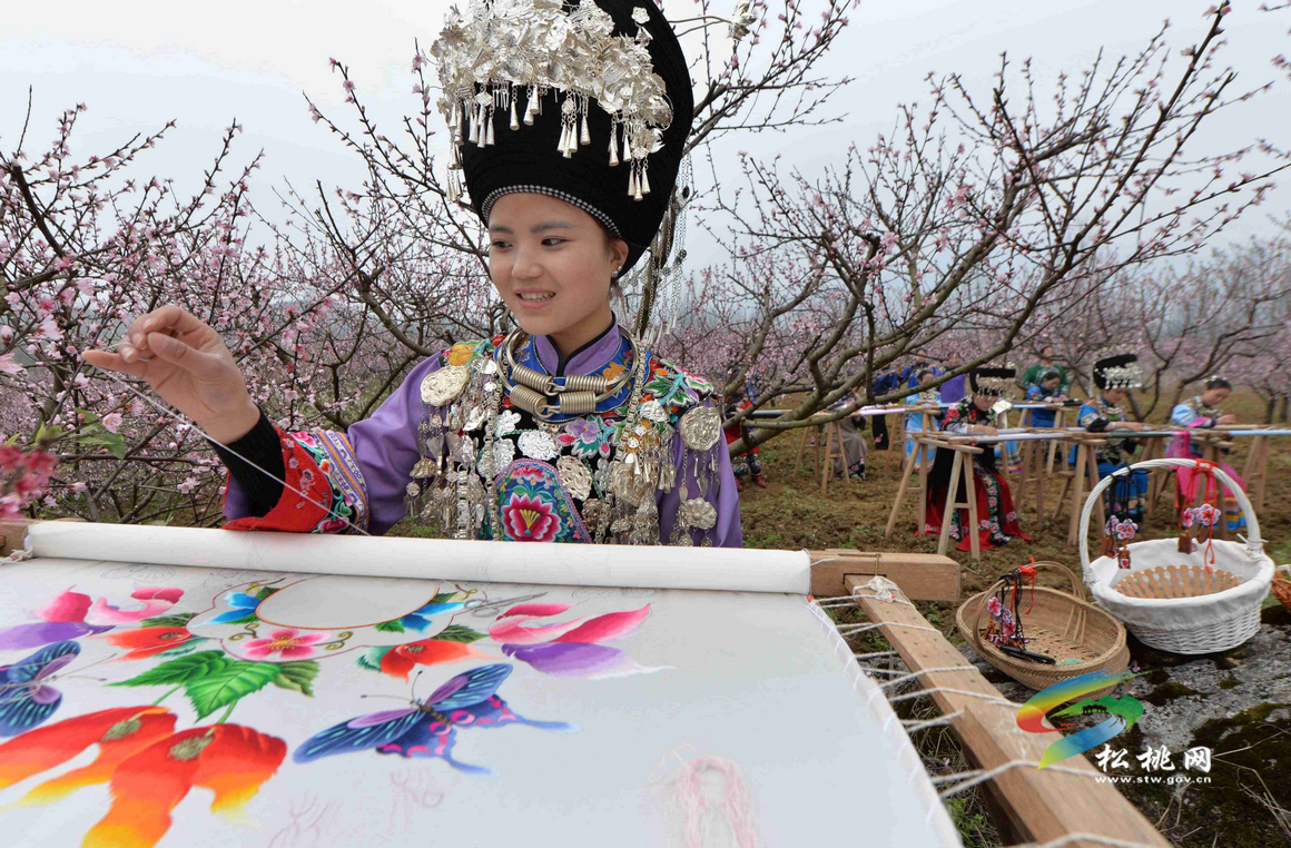 春暖花開(kāi)，赴場(chǎng)桃花的盛宴