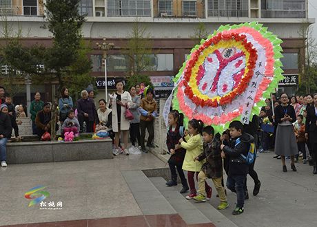 緬懷革命先烈 從娃娃抓起