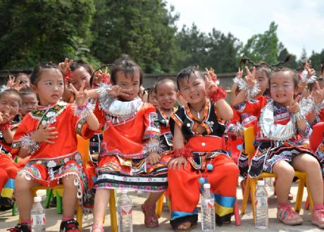 松桃：山村幼兒園歡度“六、一”