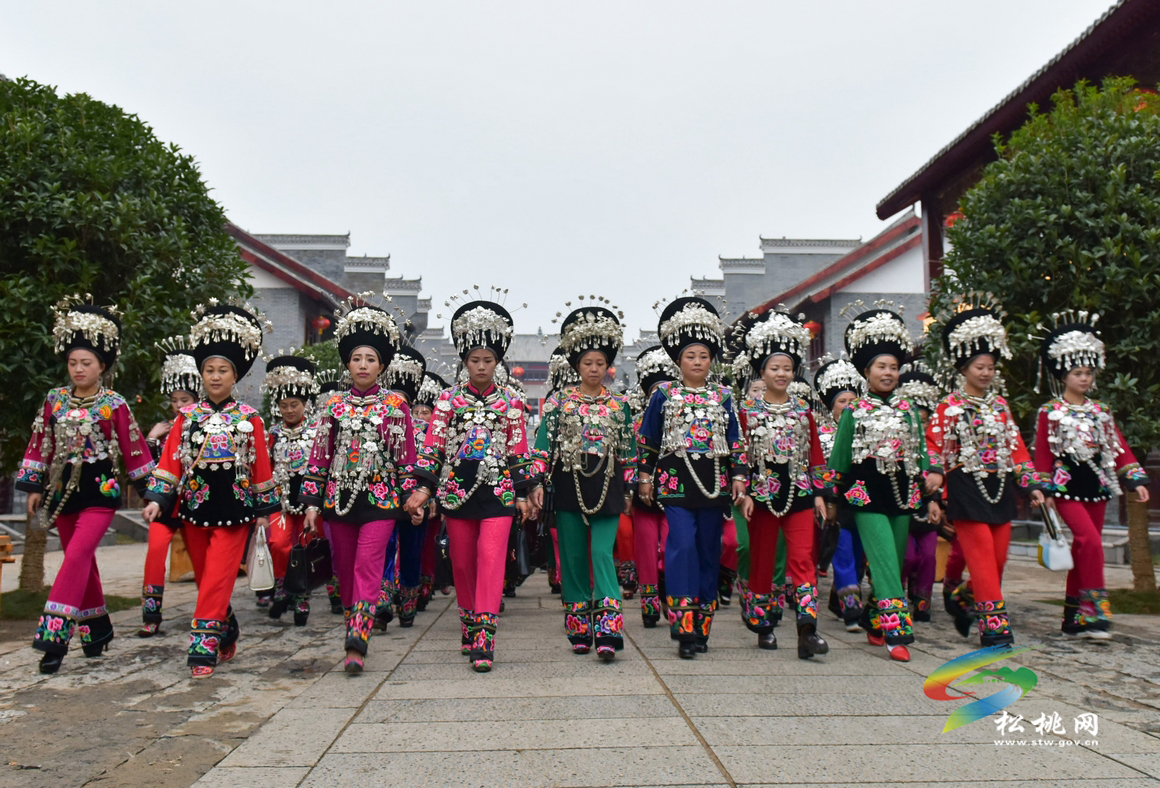 苗族同胞旅游文化項目排練迎接“旅發(fā)大會”