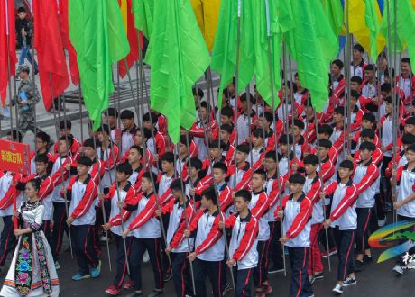 松桃迎60周年縣慶游行方隊(duì)彩排