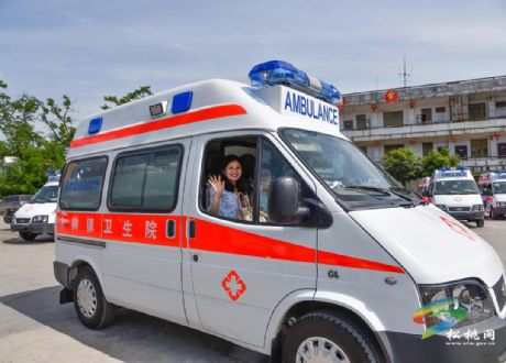 松桃集中發(fā)放救護(hù)車(chē)