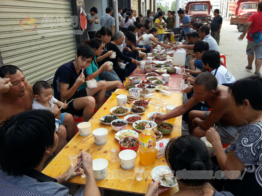和諧小區(qū)中秋大團圓