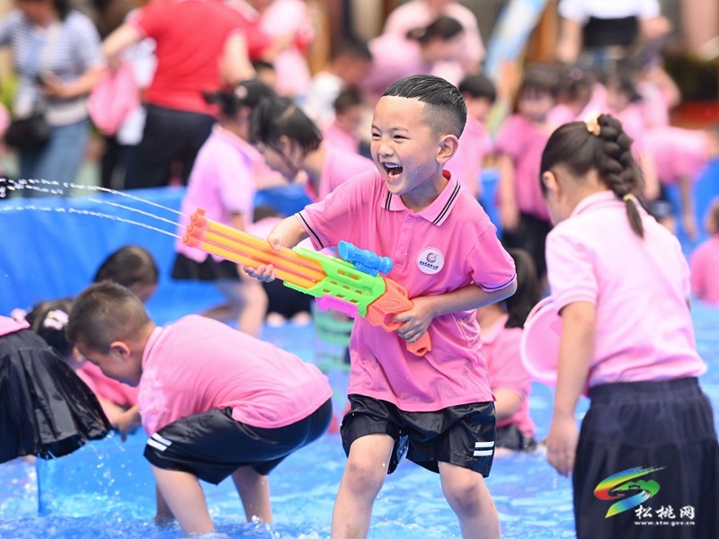 縣實(shí)驗(yàn)幼兒園：六一快樂(lè) 多彩游園活動(dòng)樂(lè)趣多